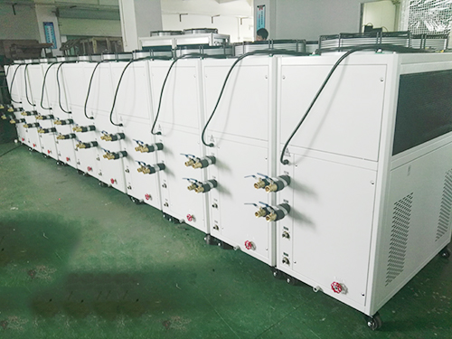 冷水机制冷机的散热要怎样解决 冷水机制冷机的散热要怎样解决